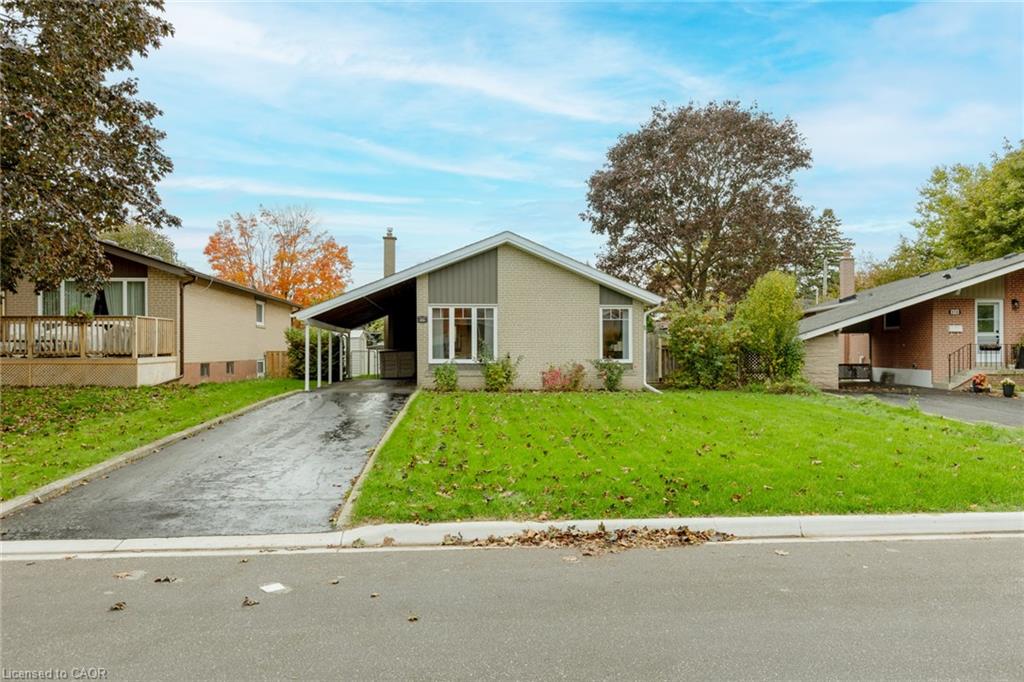 856 Chapleau Dr, Pickering, ON L1W 1P4