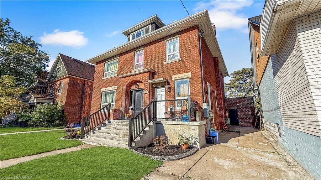 119 Ottawa St N, Hamilton, ON L8H 3Y9