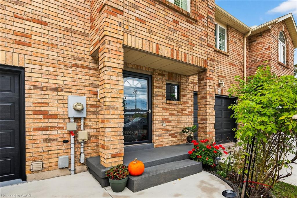 25 Vulcan Ct, Hamilton, ON L8E 5W7