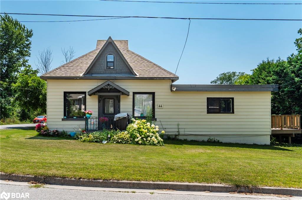 44 Yeo St, Penetanguishene, ON L9M 1C9