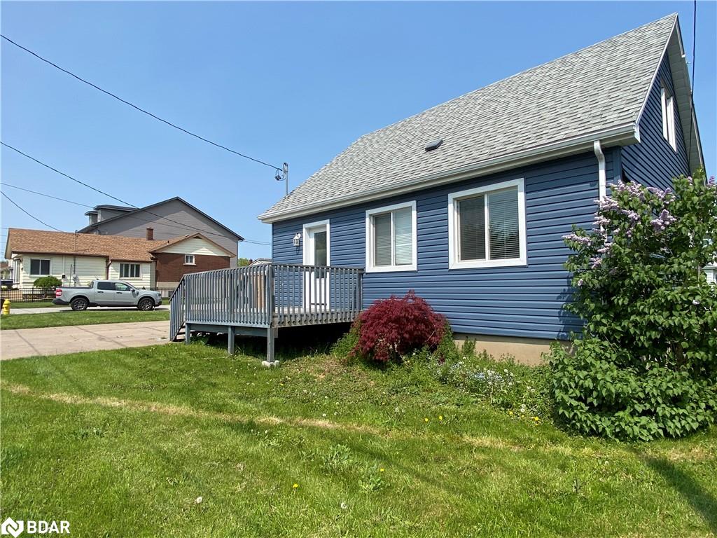 24 King St, Thorold, ON L2V 3T8