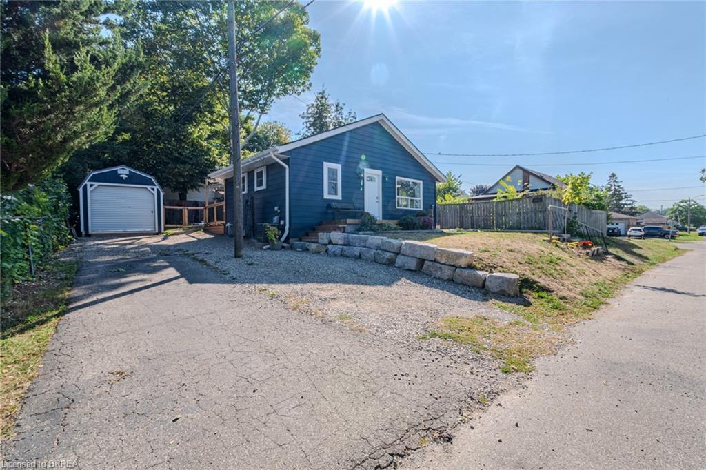 37 Twelfth Ave, Brantford, ON N3S 6P1