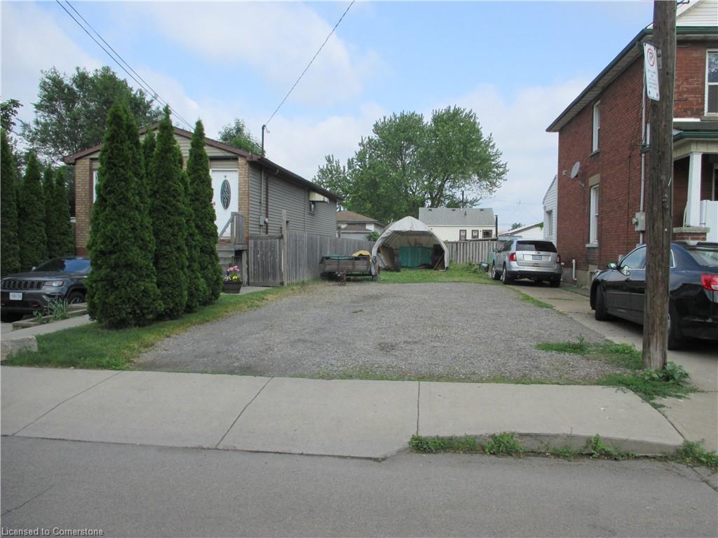 15 Bayfield Ave, Hamilton, ON L8H 3M5