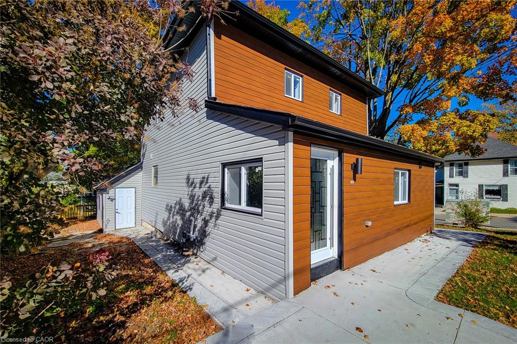 727 College Ave S, Woodstock, ON N4S 2C7