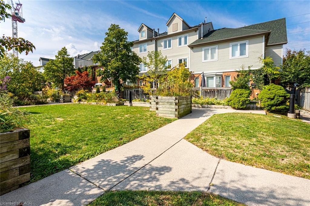 1231 Parkwest Place Unit 26, Mississauga, ON L5E 3J3