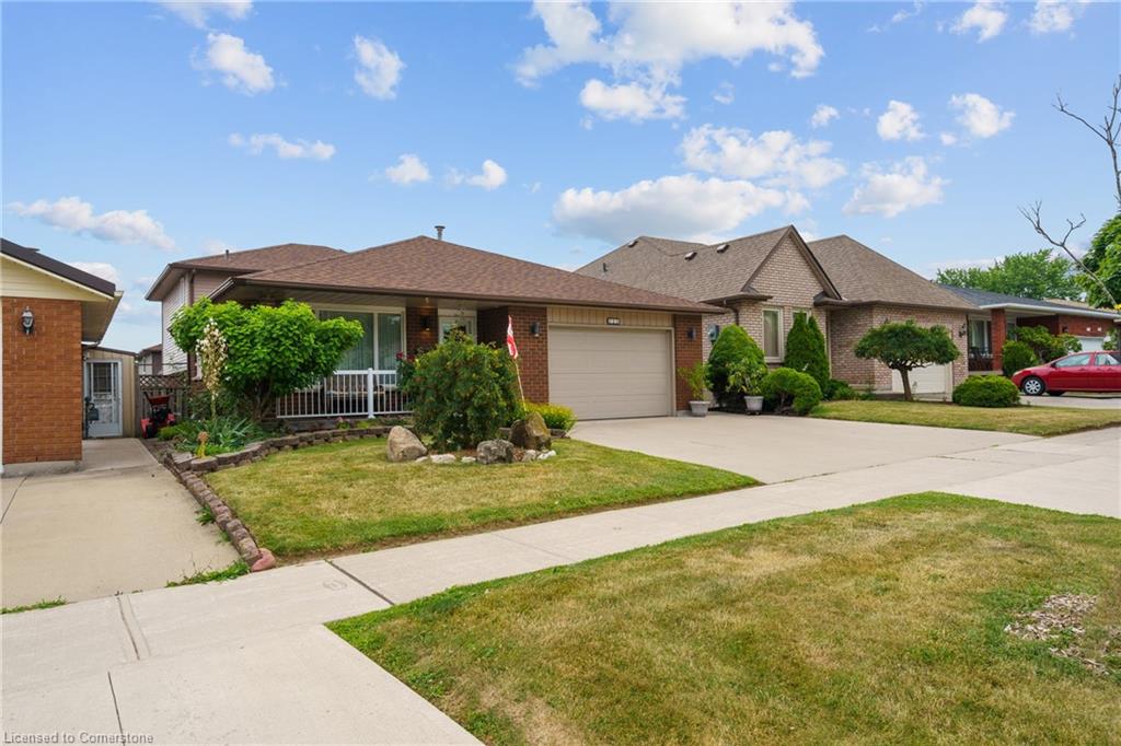 322 Stone Church Rd E, Hamilton, ON L9B 1B2