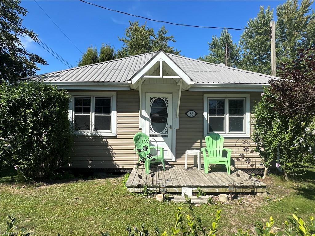 88 Erie Blvd, Long Point, ON N0E 1M0
