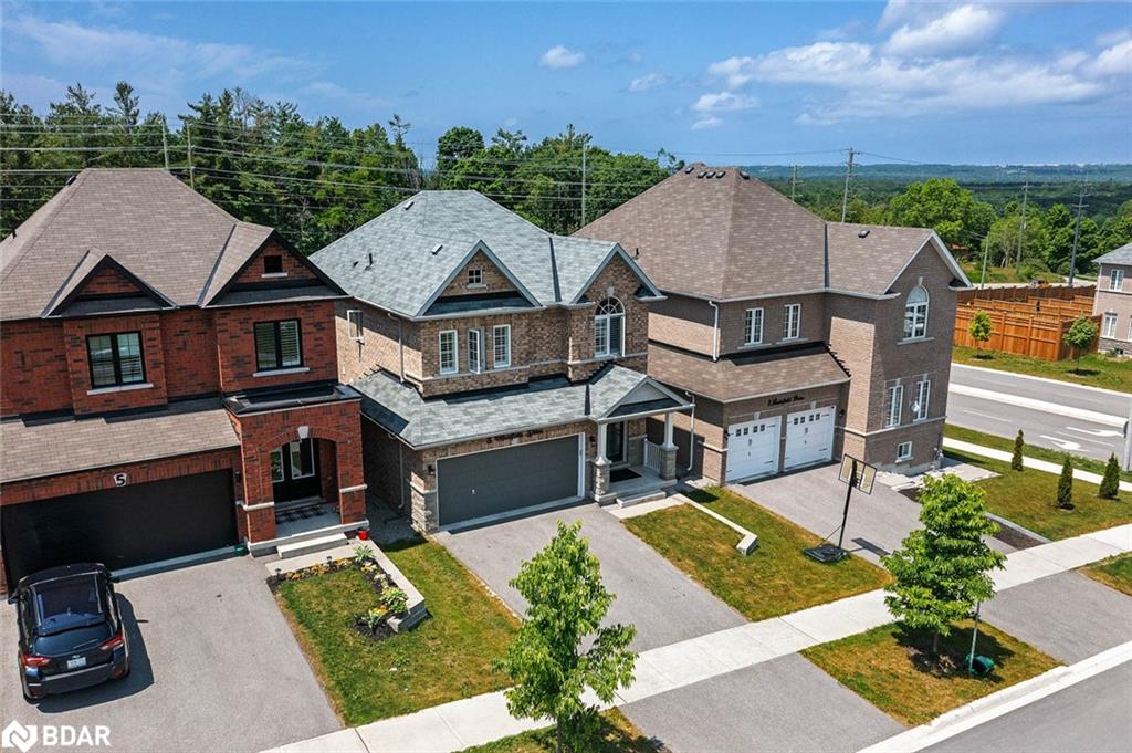 3 Muirfield Dr, Barrie, ON L4N 5E9