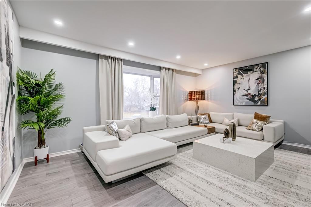 30 Heslop Road Unit 17, Milton, ON L9T 1B3