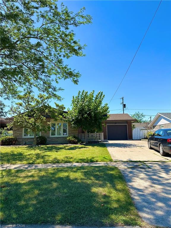 66 Watt Ave, Welland, ON L3B 1J3