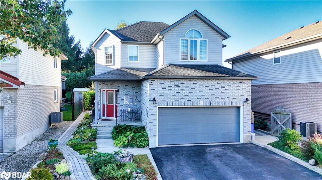 44 Dineen Ct, Kitchener, ON N2B 3X3