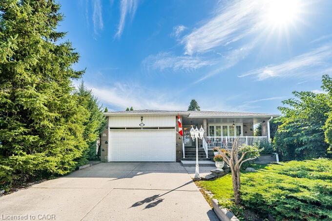 61 Brewster Cres, Toronto, ON M3N 1C7