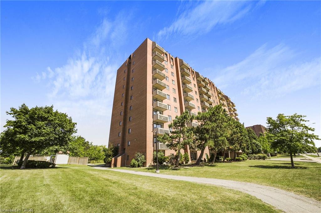 6720 Glen Erin Drive Unit 302, Mississauga, ON L5N 3K8