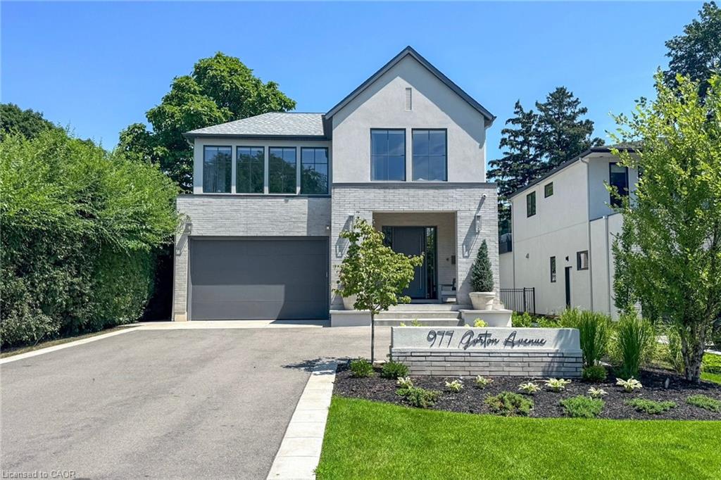 977 Gorton Ave, Burlington, ON L7T 1S6