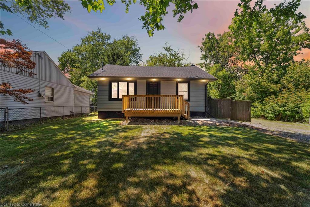 387 Weir St N, Hamilton, ON L8H 5G6