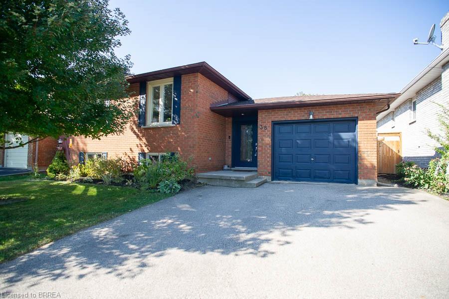 38 Ludlow Cres, Brantford, ON N3P 1V4