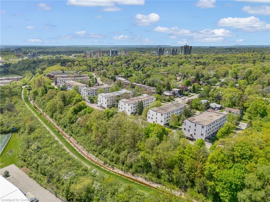 1050 Falgarwood Drive Unit 121, Oakville, ON L6H 2P3