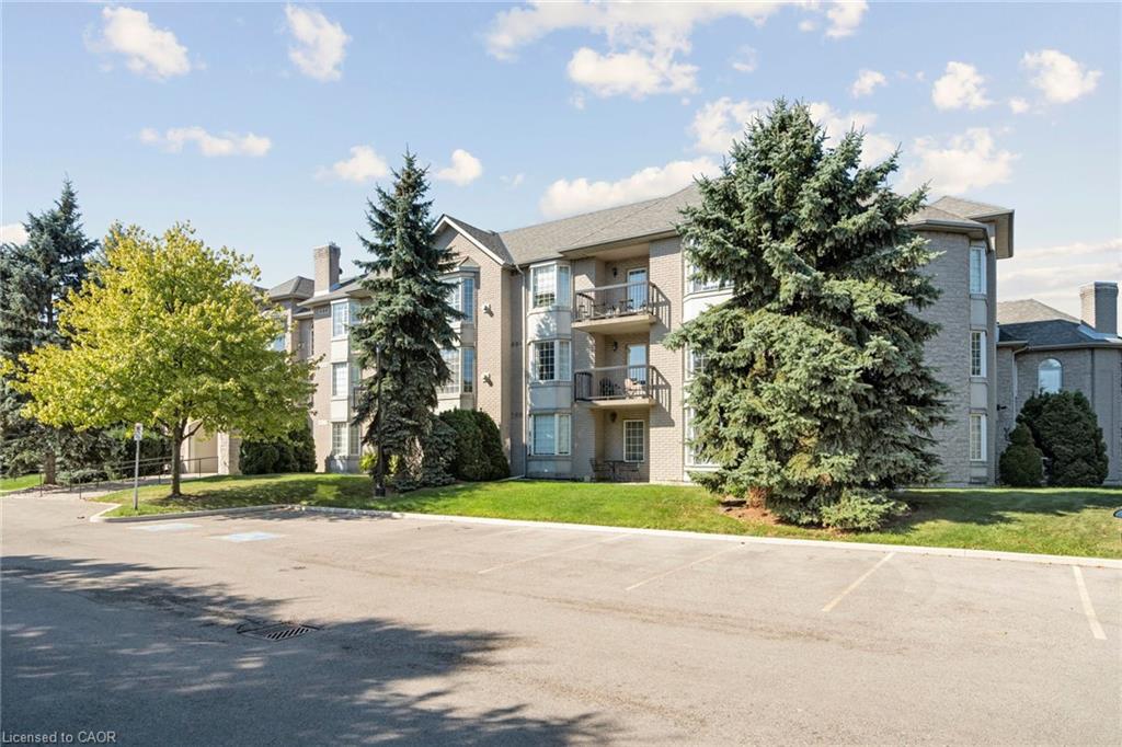 970 Golf Links Road Unit 302, Hamilton, ON L9K 1J8