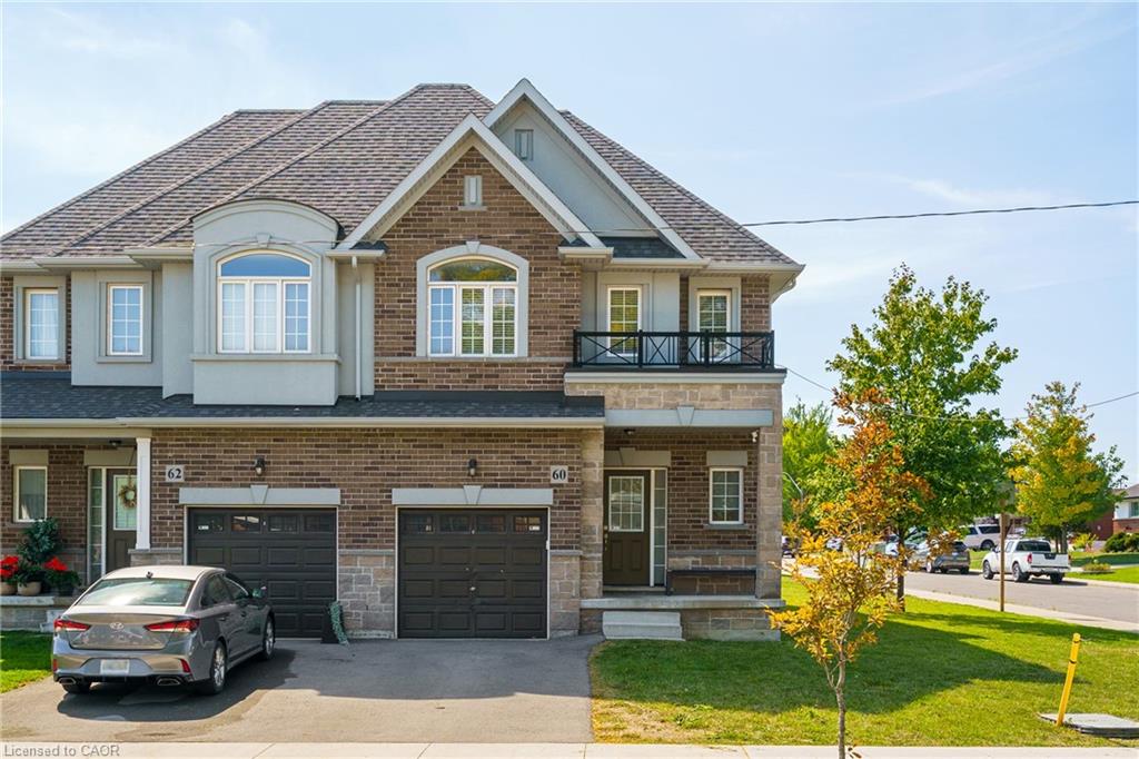 60 Bobolink Rd, Hamilton, ON L9A 2P5