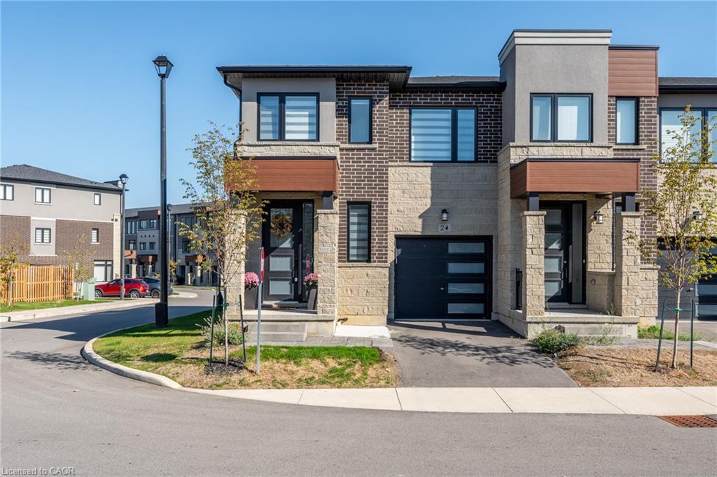 24 Southam Ln, Hamilton, ON L9C 0E9