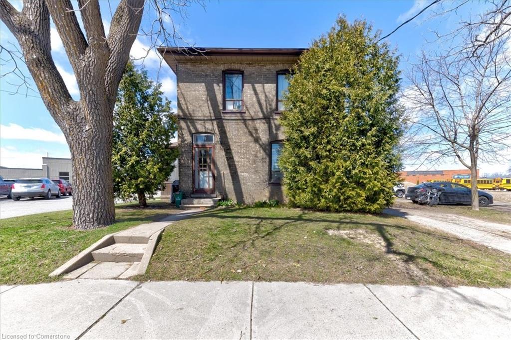 135 Sherwood Dr, Brantford, ON N3T 1N8