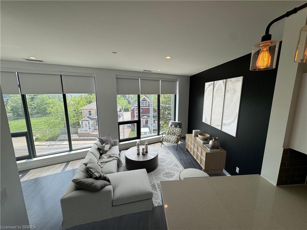 690 King Street W Unit 406, Kitchener, ON N2G 0B9