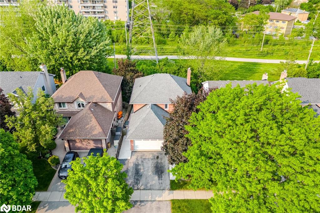 1294 Hammond St, Burlington, ON L7S 2C5
