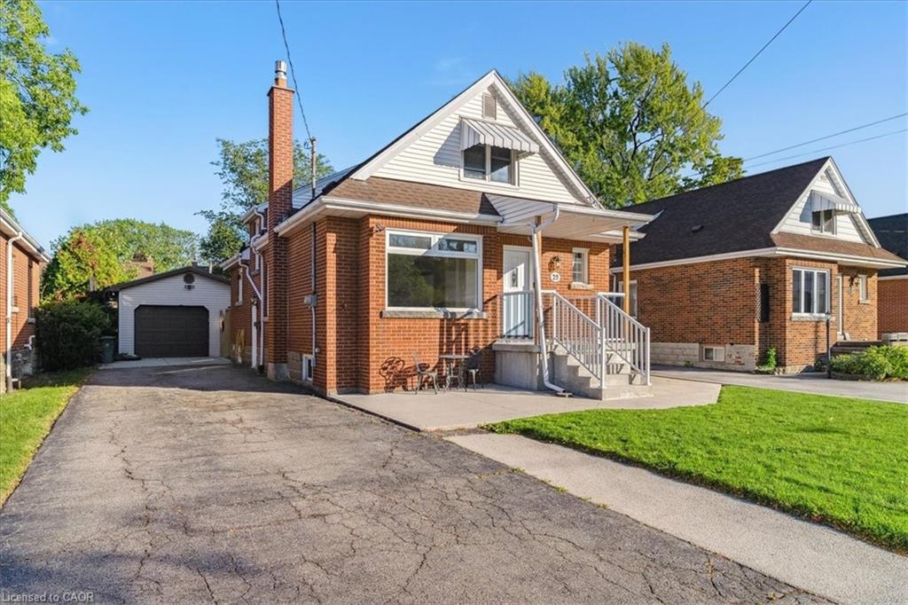 29 E 34th St, Hamilton, ON L8V 3W2