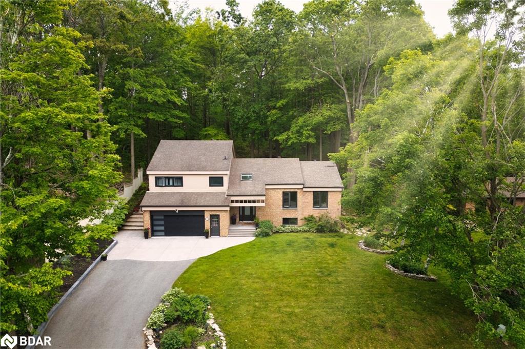 8 Frid Blvd, Springwater, ON L0L 1X1