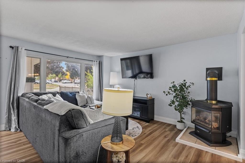 331 Preston Pkwy, Cambridge, ON N3H 4Z4