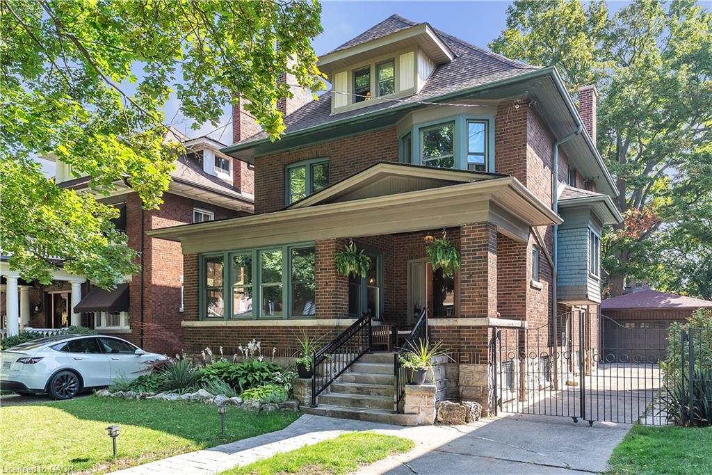 121 St Clair Ave, Hamilton, ON L8M 2N8