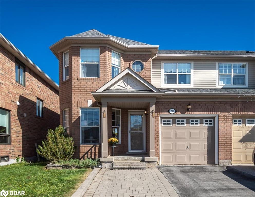 701 Thompson Rd S, Milton, ON L9T 5W8