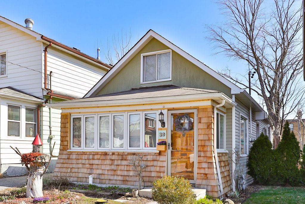39 Twenty Fourth St, Etobicoke, ON M8V 3N3