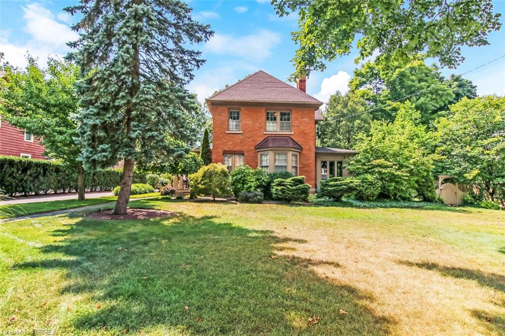 138 St James St S, Waterford, ON N0E 1Y0