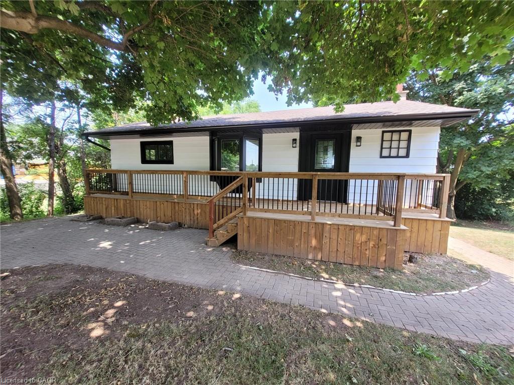 1071 Hwy 8, Hamilton, ON L8E 5G7