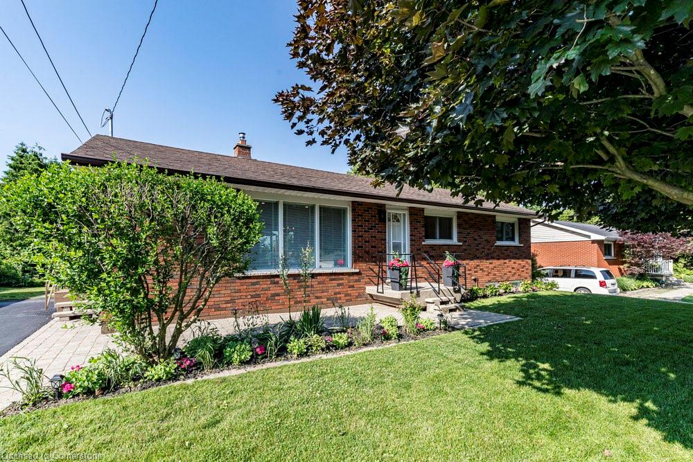 8477 Dickenson Rd E, Hamilton, ON L0R 1W0