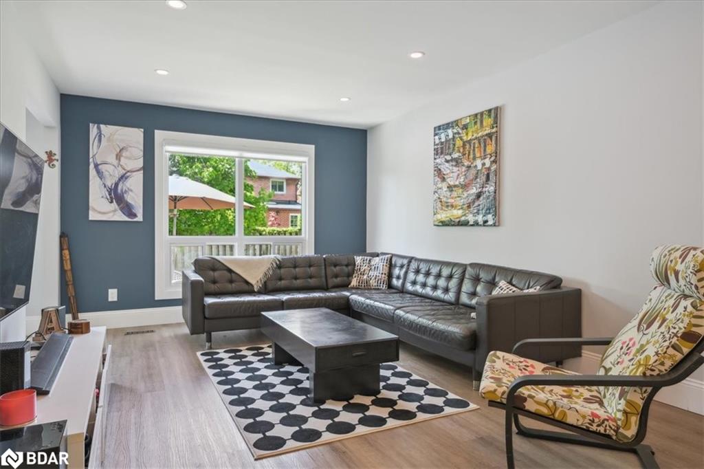 284 Rimmington Dr, Oakville, ON L6H 3N5