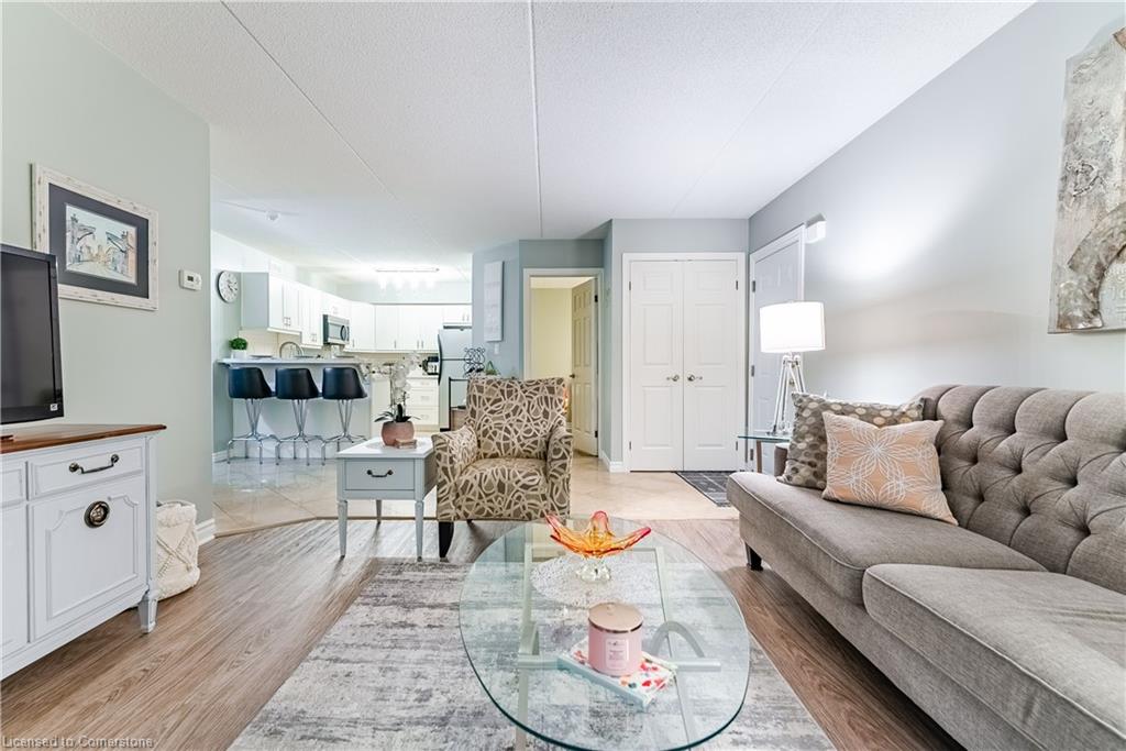 2040 Cleaver Avenue Unit 218, Burlington, ON L7M 4C4