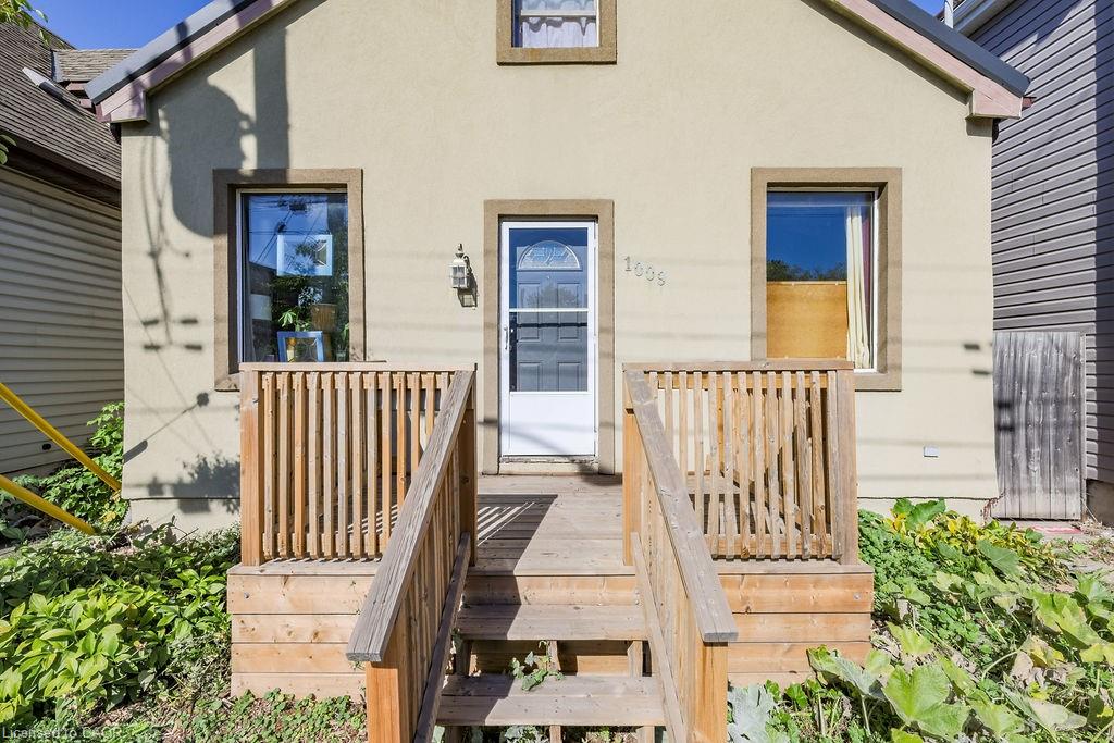 1009 Cannon St E, Hamilton, ON L8L 2H4