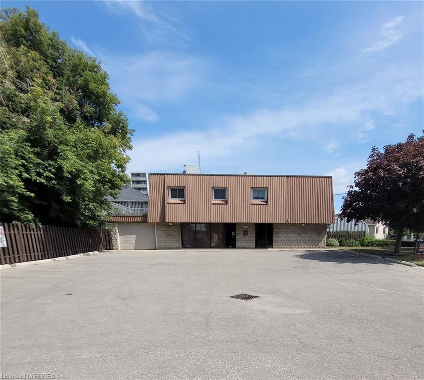 325 Fairview Dr, Brantford, ON N3R 2X3