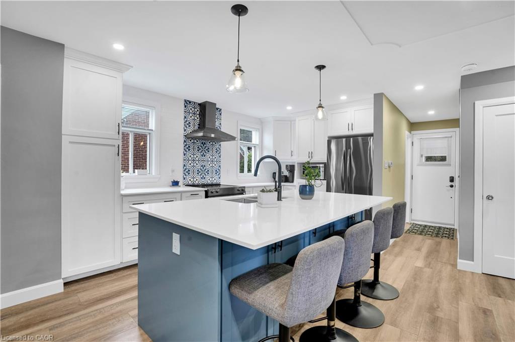 142 Lancaster St W, Kitchener, ON N2H 4T6