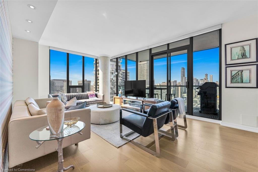 33 Lombard Street Unit 4302, Toronto, ON M5C 3H8