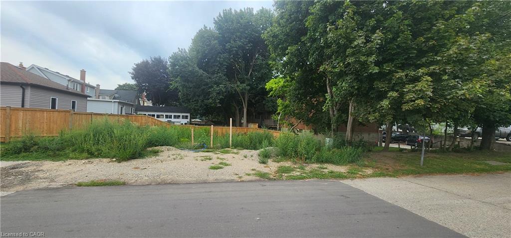 457 Maple Ave, Kitchener, ON N2H 6K2