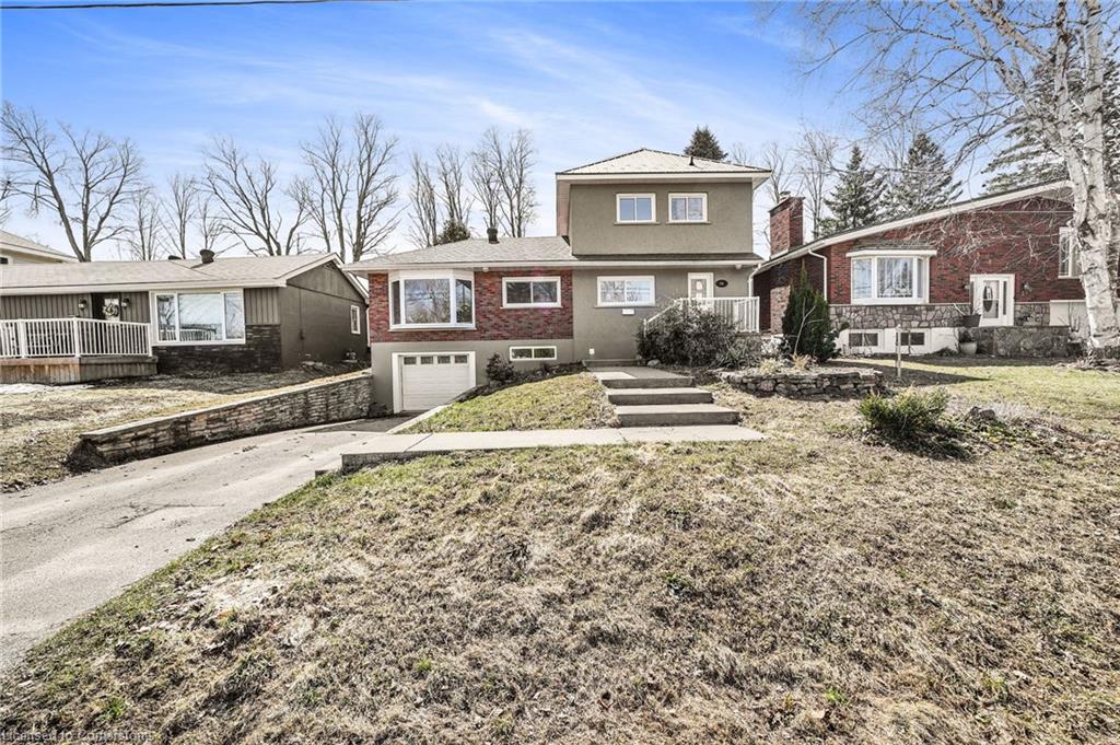 124 Ninth St, Midland, ON L4R 4B8