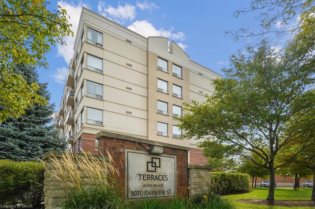 5070 Fairview Street Unit 102, Burlington, ON L7L 0B8