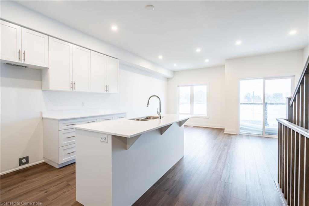 18 Clear Valley Ln, Hamilton, ON L0R 1W0