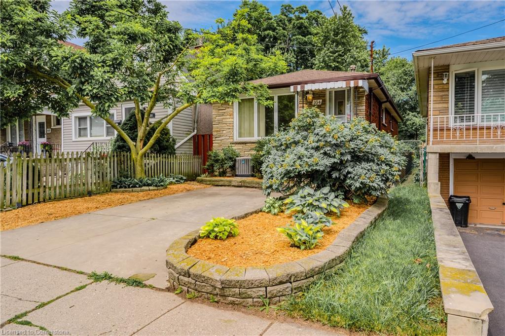 164 E 23rd St, Hamilton, ON L8V 2X1