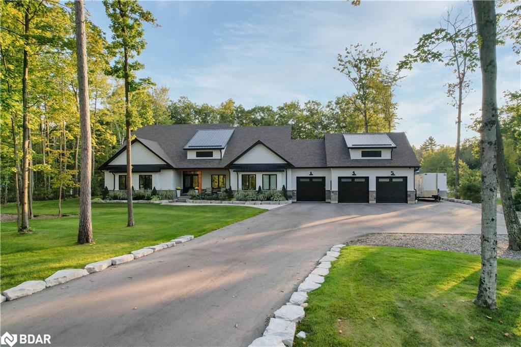 40 Algonquin Trl, Tiny, ON L0L 2T0