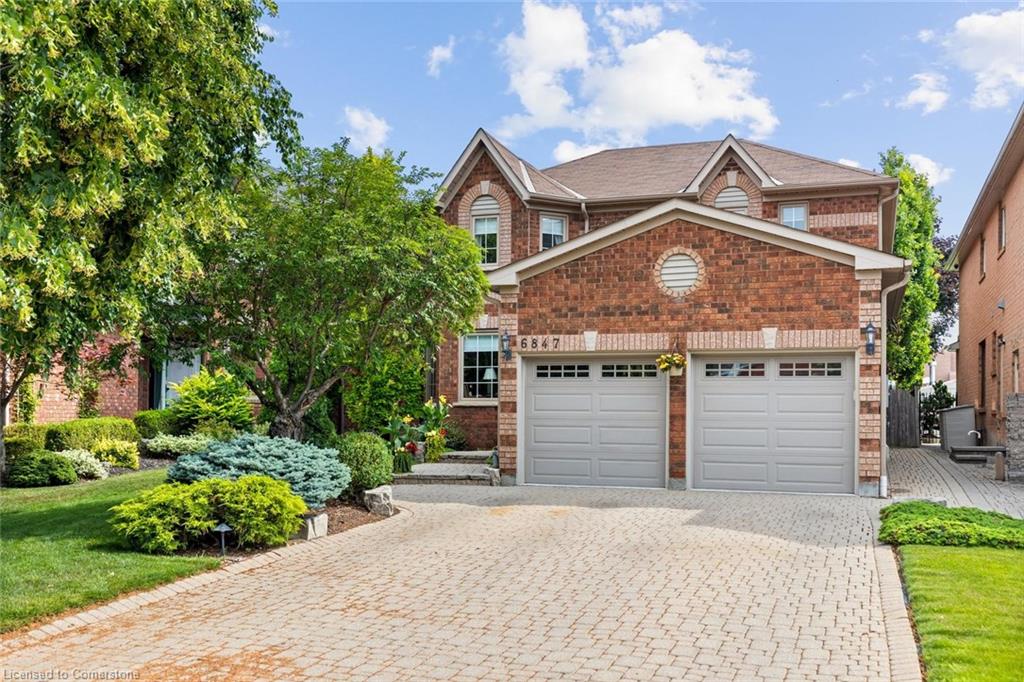 6847 Summer Heights Dr, Mississauga, ON L5N 7E7