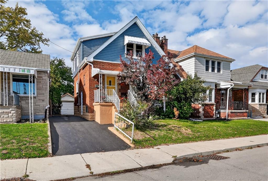 46 Weir St S, Hamilton, ON L8K 3A4